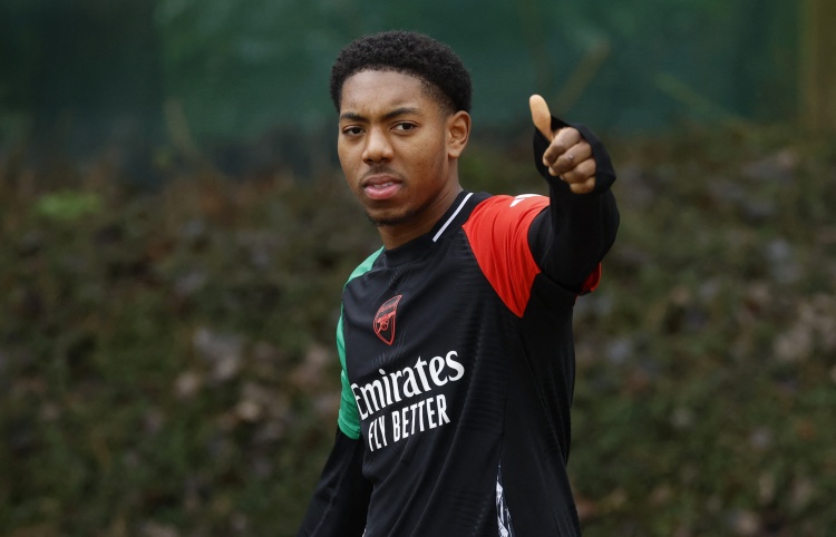 开云官网-联赛前2轮仅出场44分钟，斯凯利在与卡拉菲奥里的竞争中处于下风